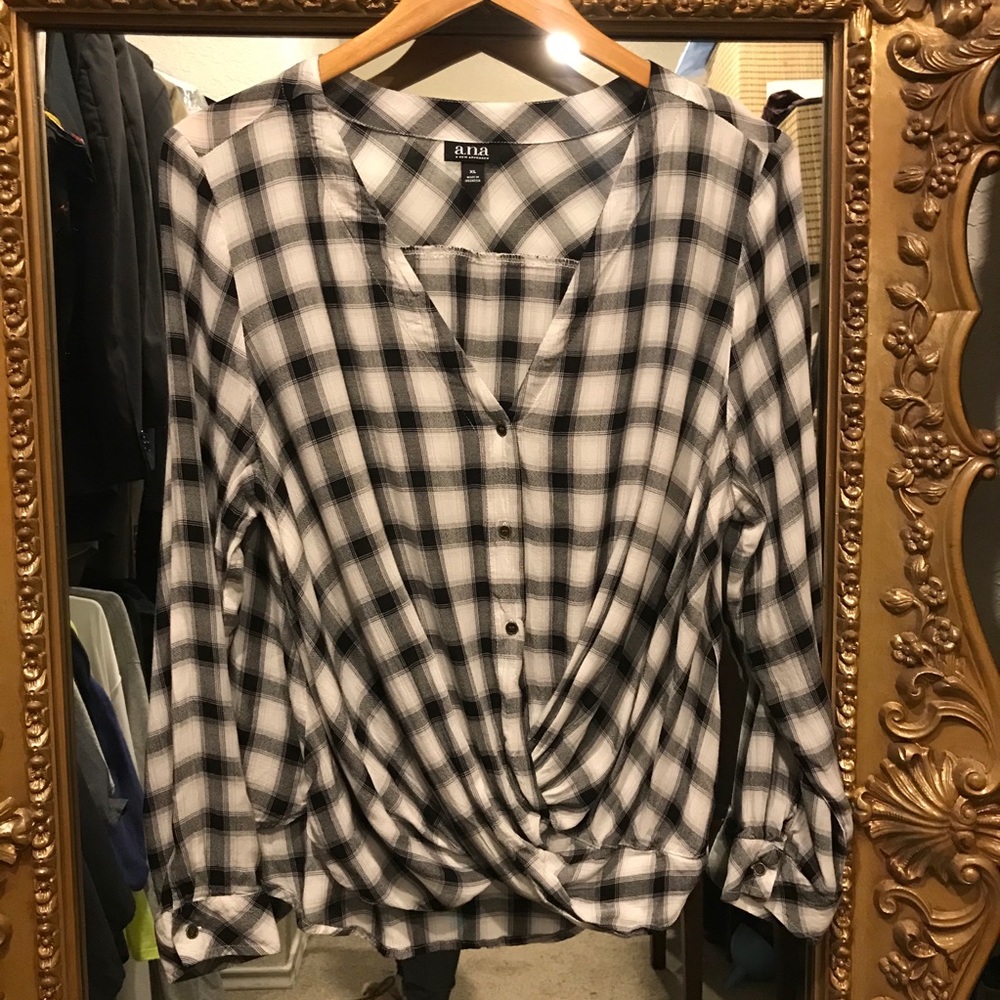 4/ $25 Ana plaid wrap front